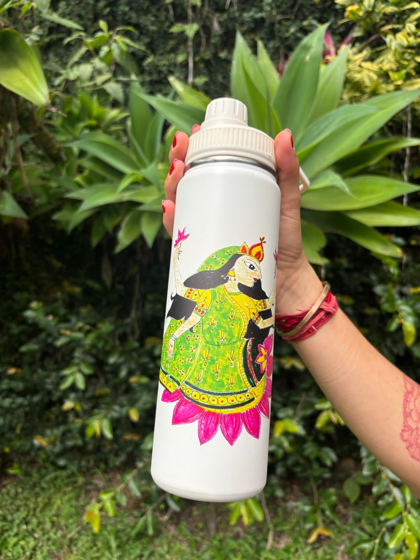 Devis Bottle — Lakṣmī