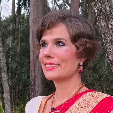 Juliana Giarola (Sarojā)